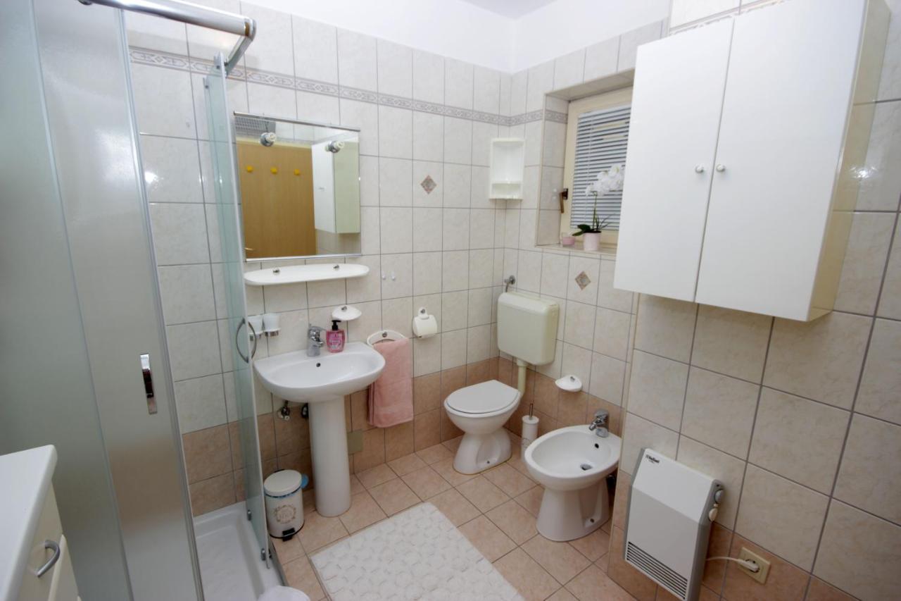 Apartment Ely Rabac Buitenkant foto